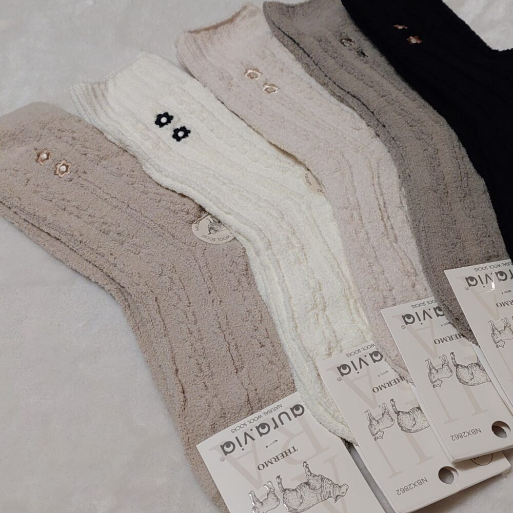 Ciepłe Skarpety Damskie - Wełna Alpaka z kwiatuszkiem - obrazek 2