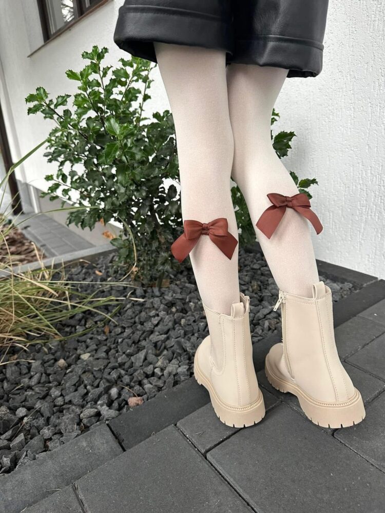 Rajstopy z kokardkami